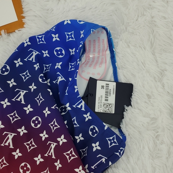 🧾🛍️SOLD OUT🛍️🧾LOUIS VUITTON "By The Pool" - Picture 11 of 17